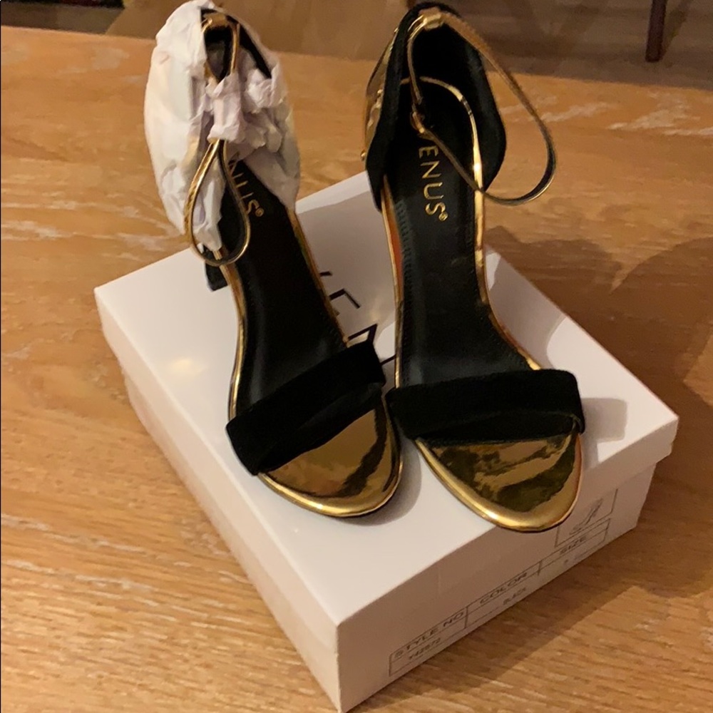 Venus heels